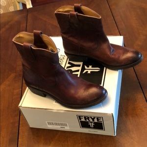 Frye Carson Lug Short bootie in dark brown
